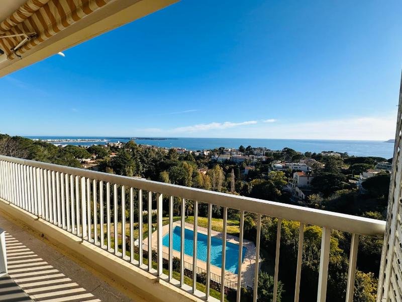 Large light and modern 2 bedroomed apartment in Cannes with Sea Views pool and lovely terrace - 1503 - image 33