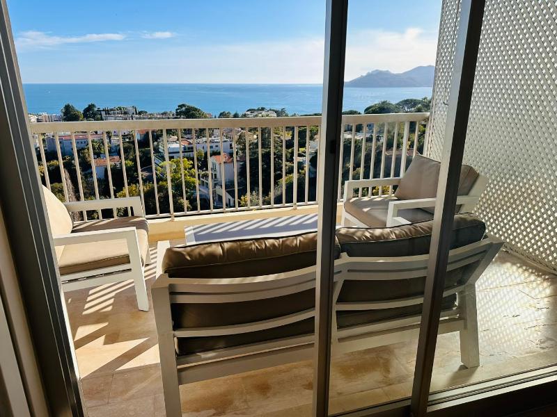 Large light and modern 2 bedroomed apartment in Cannes with Sea Views pool and lovely terrace - 1503 - image 29