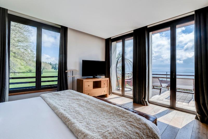 Luxe Suite with Mountain View - Maison des Ecureuils (annex) image 1