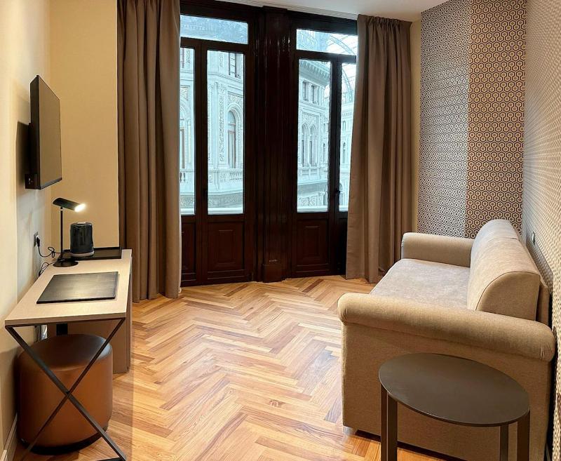 Executive Suite image 1