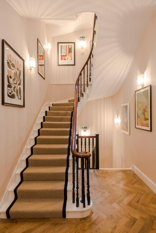 Tyndall's Park  - 1 Bed Apartment - No.3 - image 1