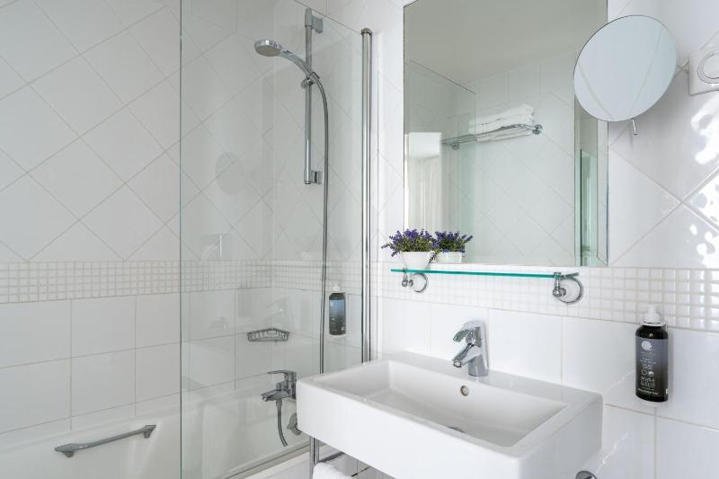 Superior Double Room image 4