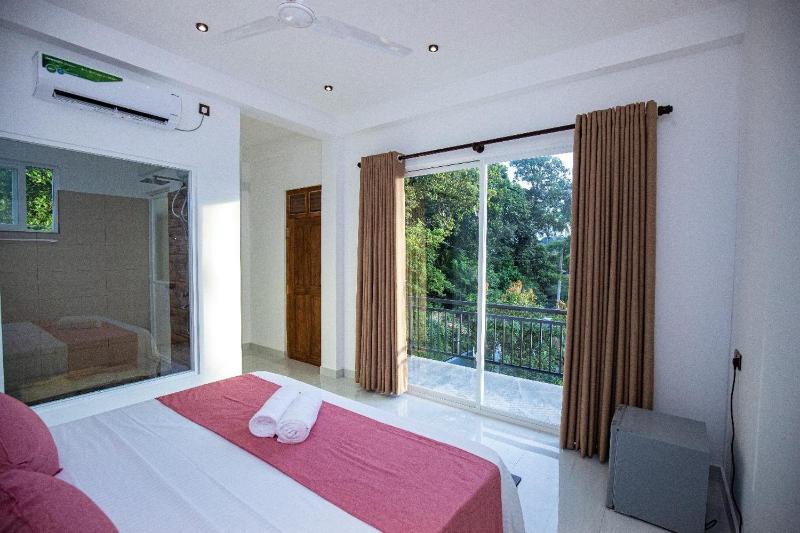 Happy House Hiriketiya - image 4