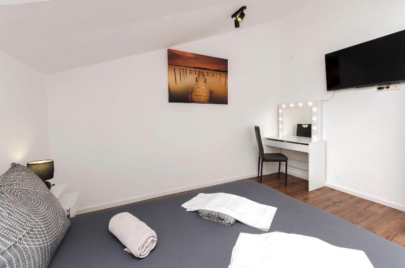 Apartments and Rooms Mladen - image 22