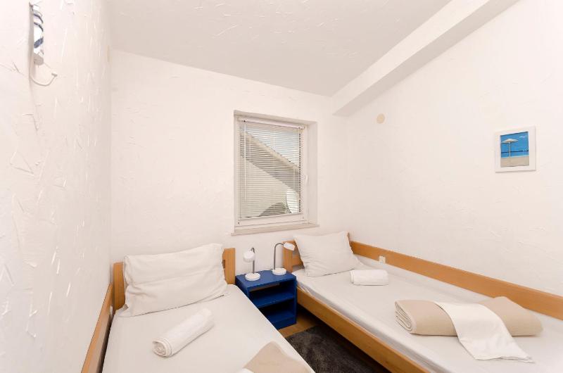 Apartments and Rooms Mladen - image 47