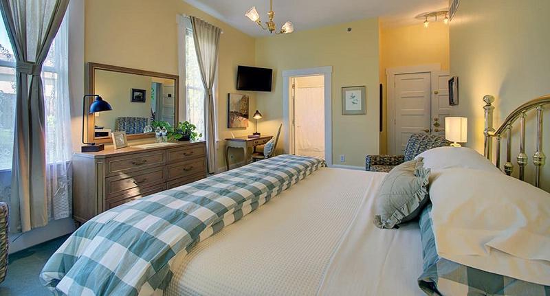 King Room image 3