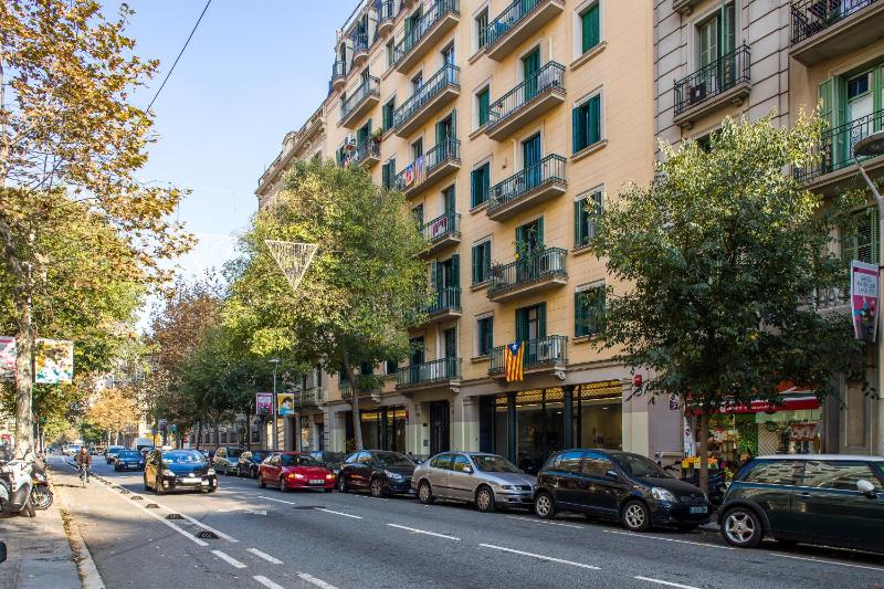 Charming Central Apartment Big Sunny Terrace! - image 16
