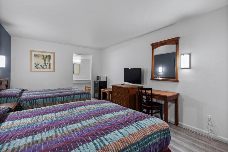 Standard Double Room image 4