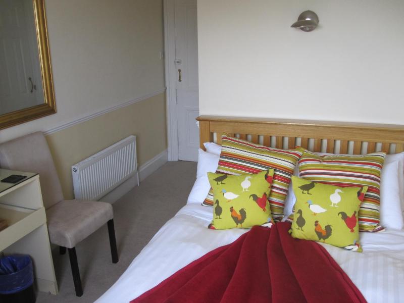 Small Double Room image 3