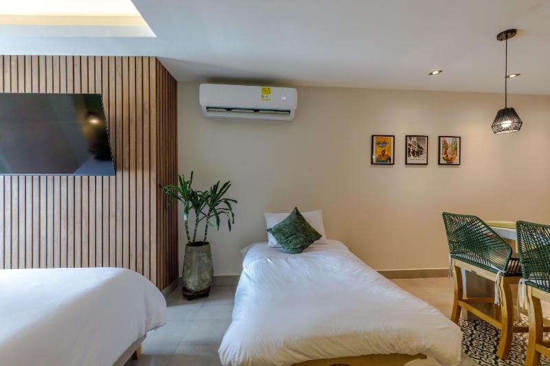 De la cruz Studio Apartments - image 13
