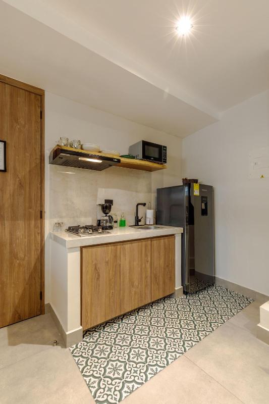 De la cruz Studio Apartments - image 2