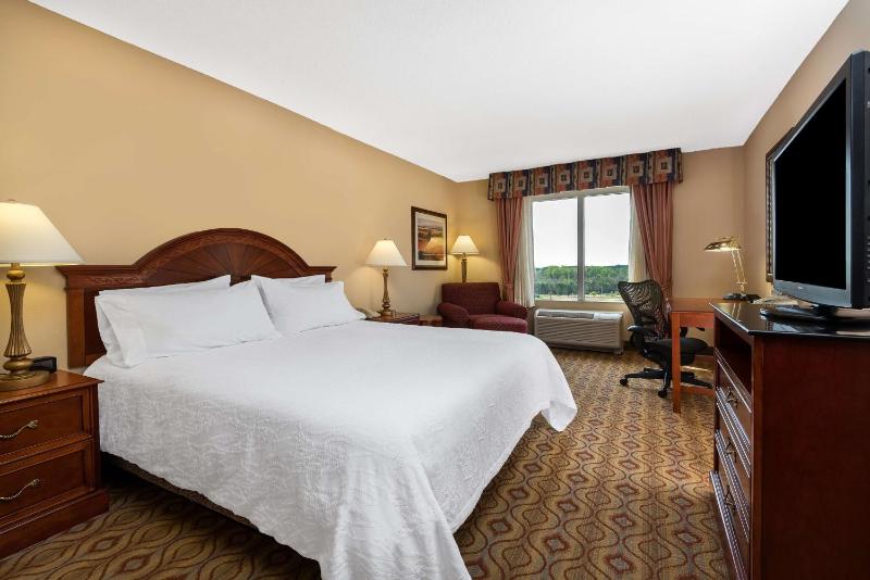 King Room image 3