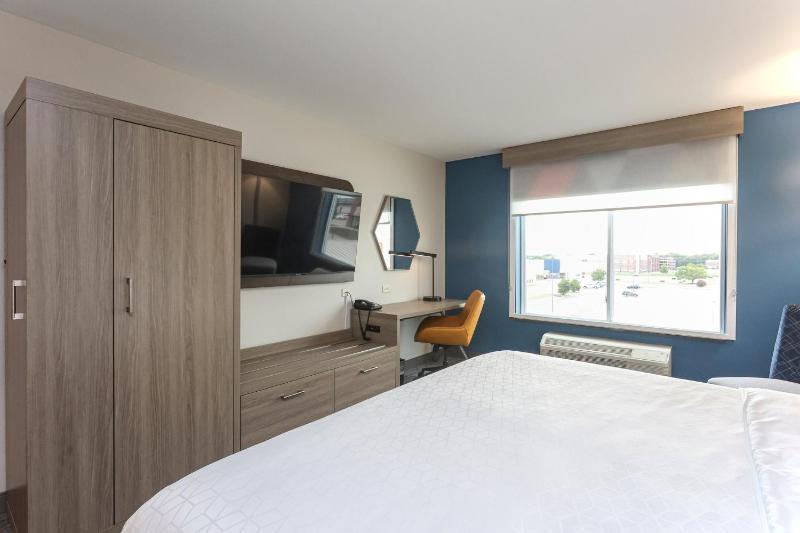 Standard Room image 2