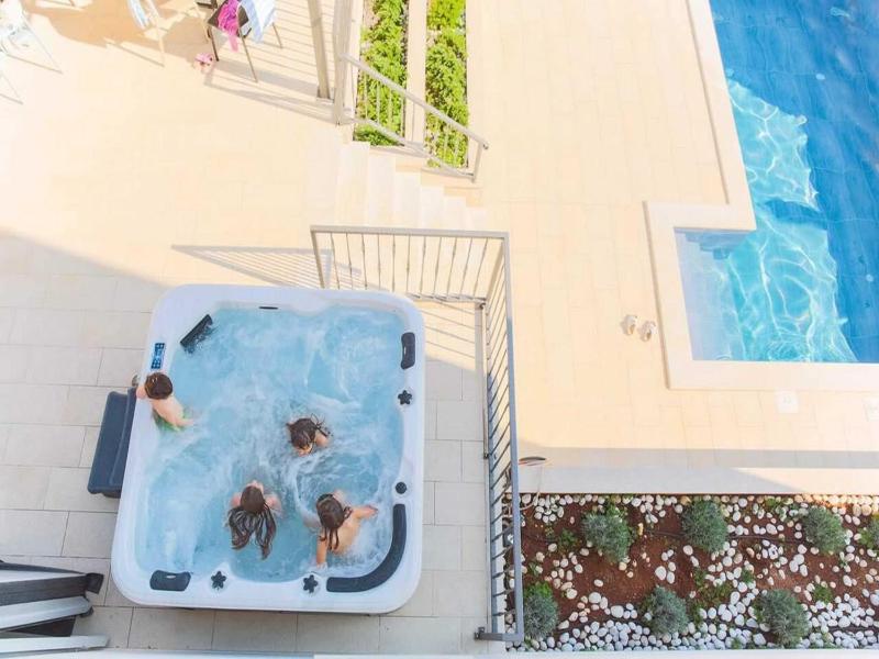 Apartments Villa Lukas - No.3 Studio Apartment with Balcony and Sea View - image 19