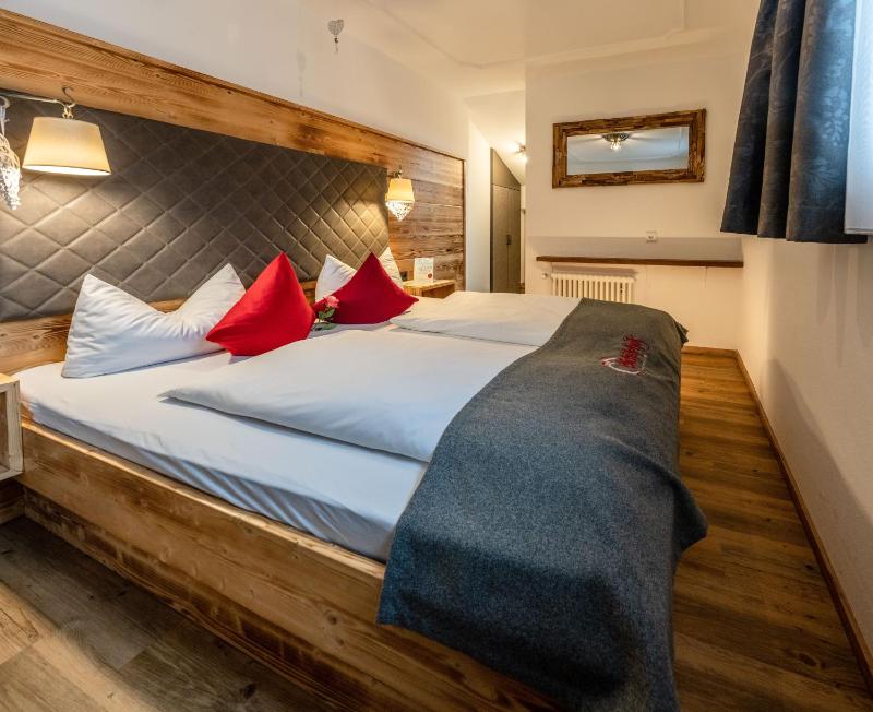 Double Room image 4