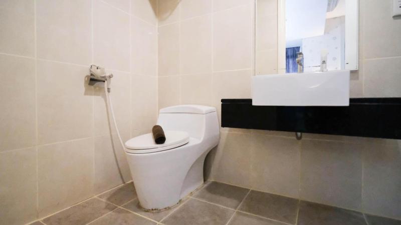 Strategic and Comfy 2BR Apartment at Trillium Residence By Travelio - image 3
