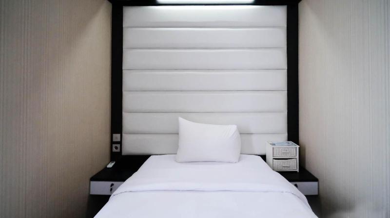 Strategic and Comfy 2BR Apartment at Trillium Residence By Travelio - image 15
