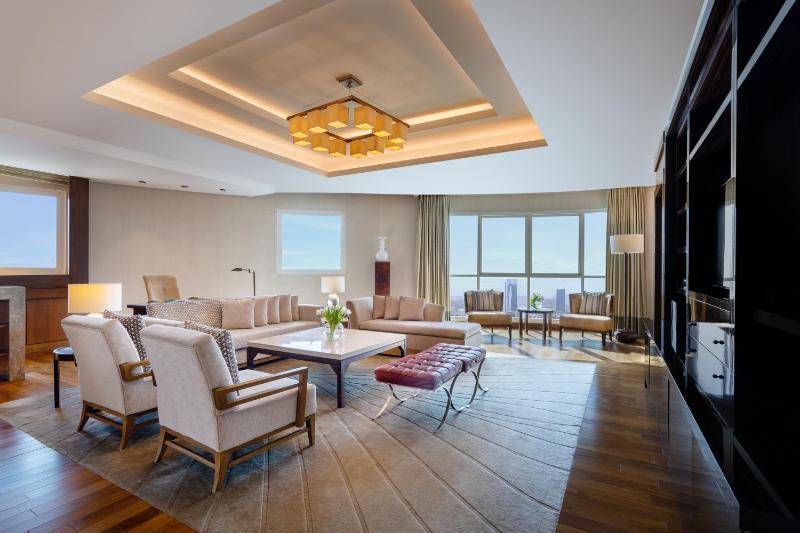 Presidential Suite image 3