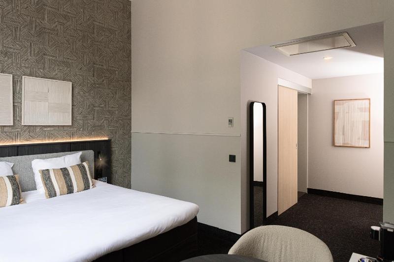 Deluxe Double Room image 1
