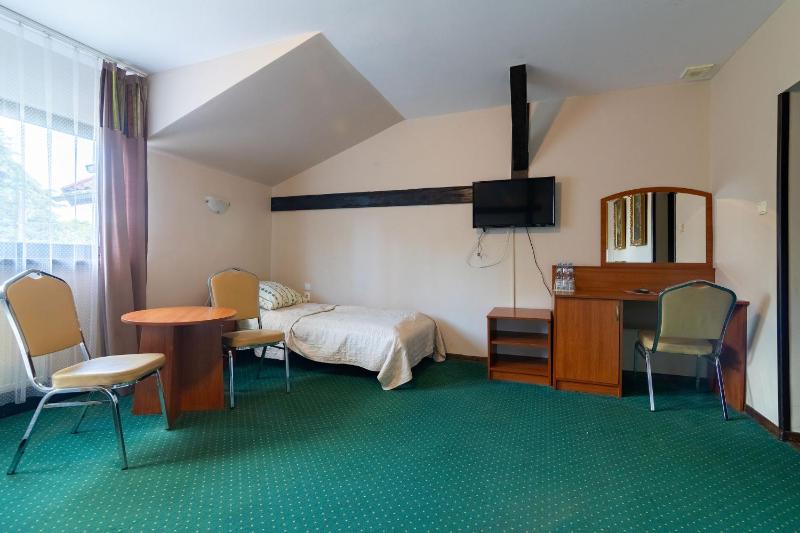 Double or Twin Room Standard image 4