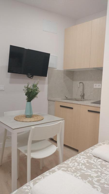 Queen Studio image 4