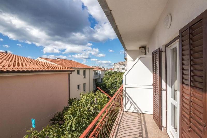 Apartments Nuic - image 12