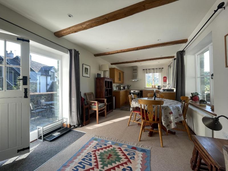 Deer Close Cottage - image 12