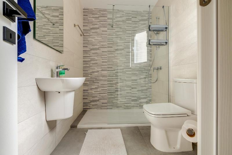 Cool Waters Holiday Apartments by Buena Vista - image 8