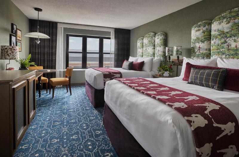 Graduate Suite with Two Double Beds image 3