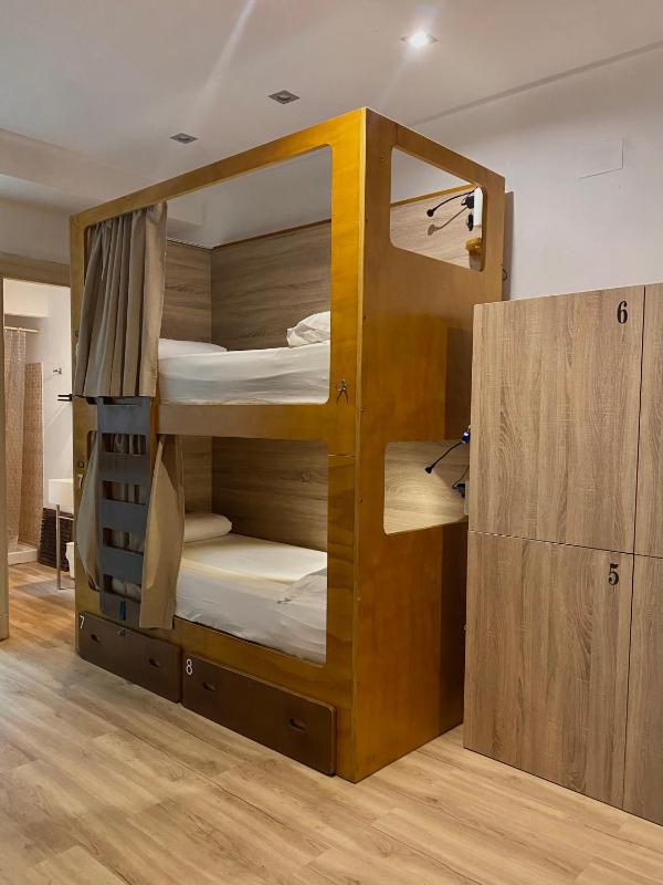 Bed in 8-Bed Dormitory Room with Bathroom image 2