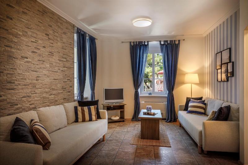 Old Town Suites and Rooms - image 15