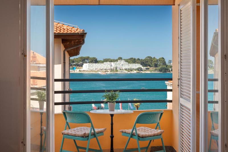 Old Town Suites and Rooms - image 11