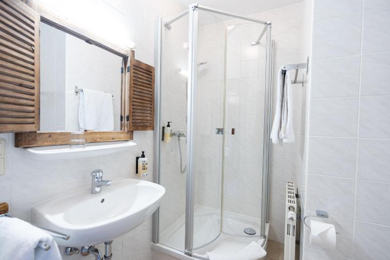 Single Room image 4