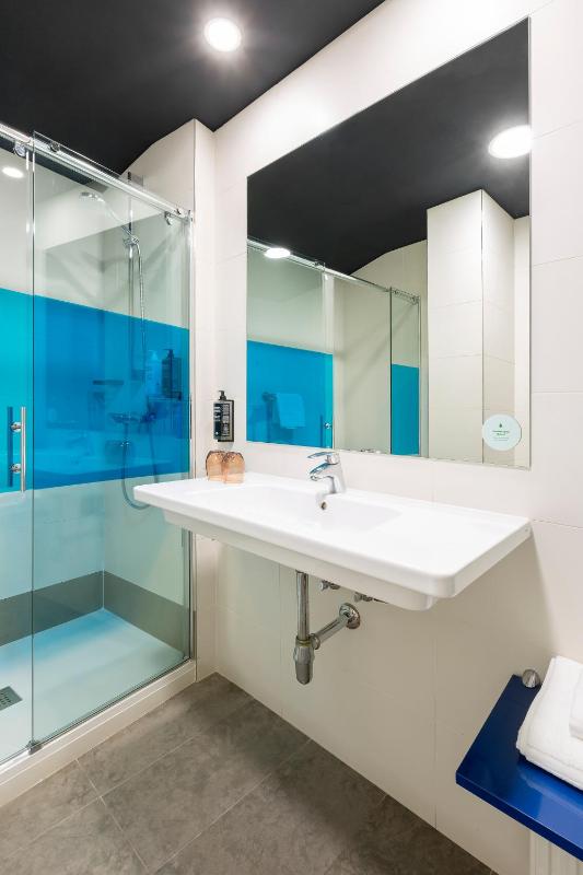 Superior Double Room image 4