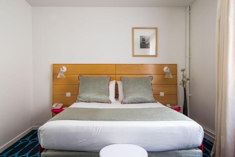 Double Room image 4