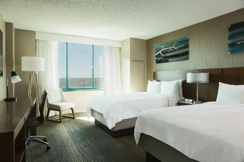 Guest Room with 2 Double Beds image 1