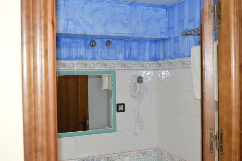 Single Room image 1