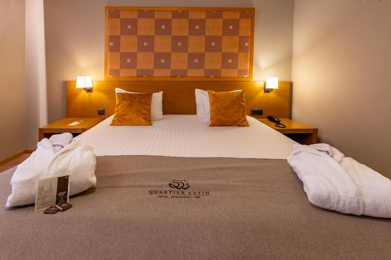 Standard Double or Twin Room image 3