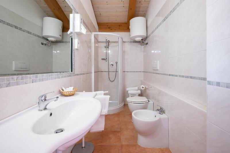 Suite with Sea View image 2