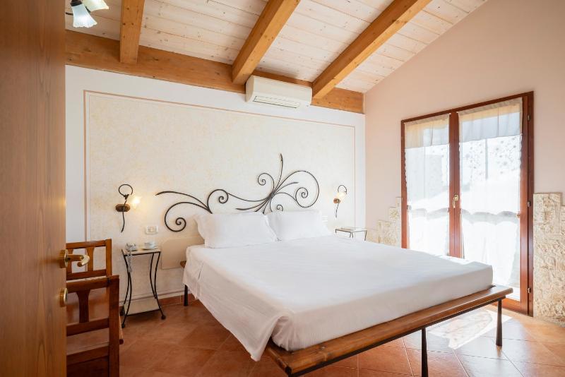 Suite with Sea View image 1