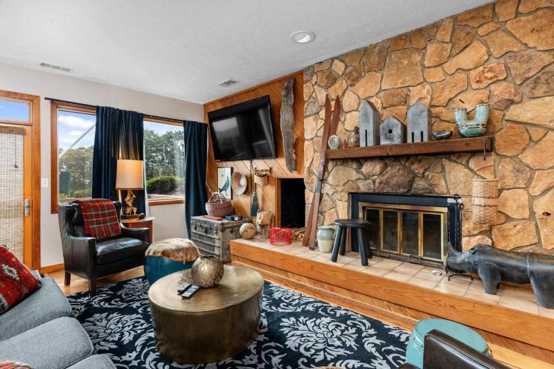 One-Bedroom Apartment image 1