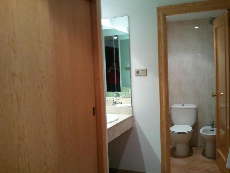 Double Room with Extra Bed image 4