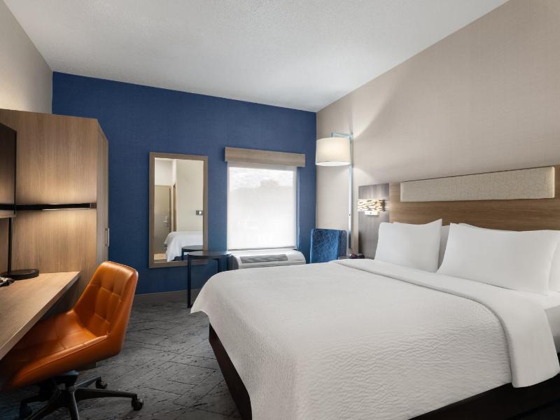 Standard Queen Room image 4