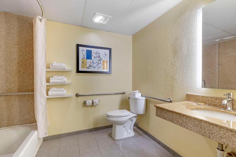 King Room - Disability Access image 3