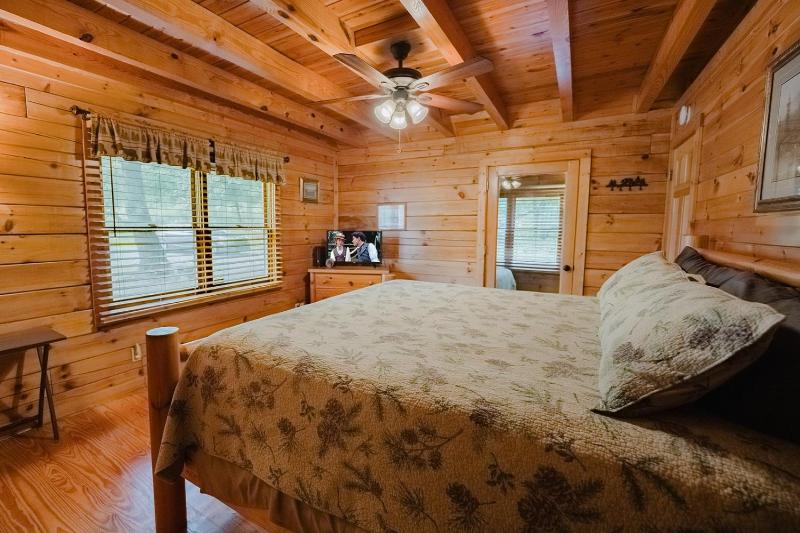 Two-Bedroom House image 4