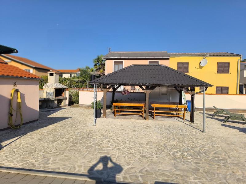 Family-friendly apartments with swimming pool Sabunike Zadar - 11837 - image 8