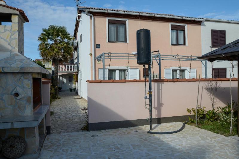 Family-friendly apartments with swimming pool Sabunike Zadar - 11837 - image 15