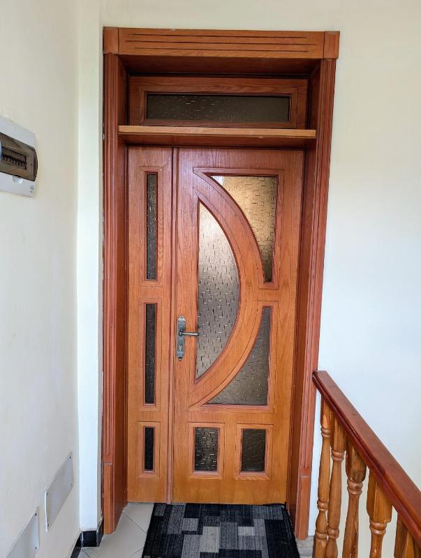 Bright Modern 2 Bedroom Apt - Secure & Close to Airport - image 9