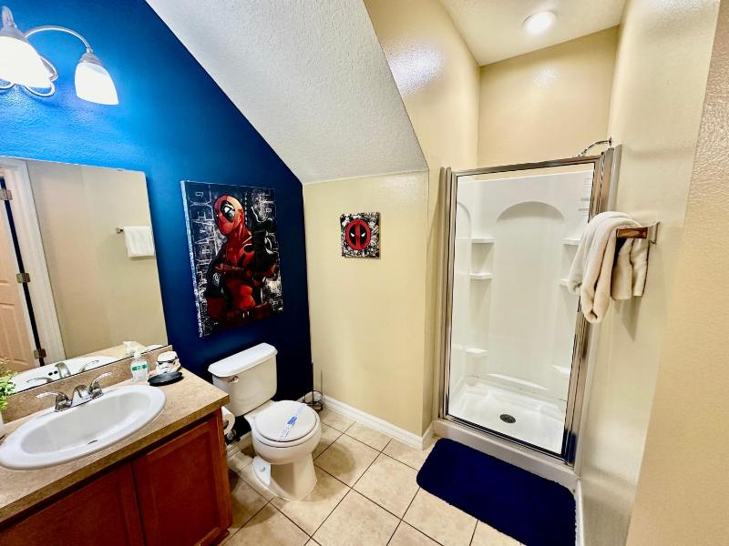 Grand Luxury 3BR Townhouse Near Disney Parks - image 15