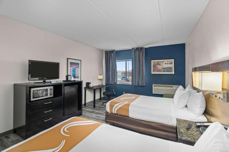Double Room with Two Double Beds - Non-Smoking image 4